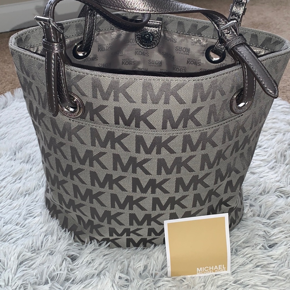 Michael Kors Grey/Silver Leather Shoulder bag NWT!